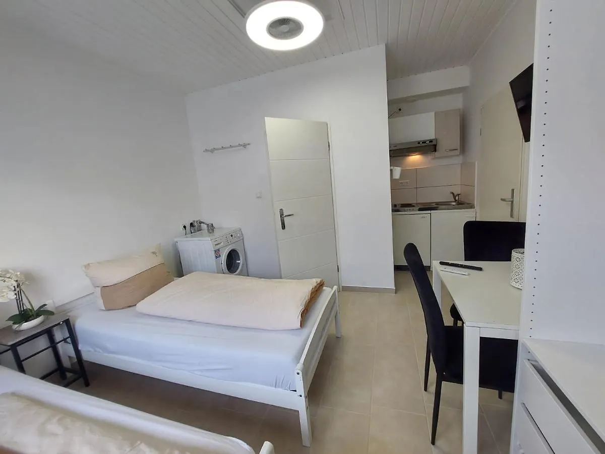 Private Room Hanower Apartament